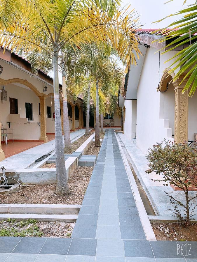Dhania Cenang Beach Motel Pantai Cenang  Exteriör bild