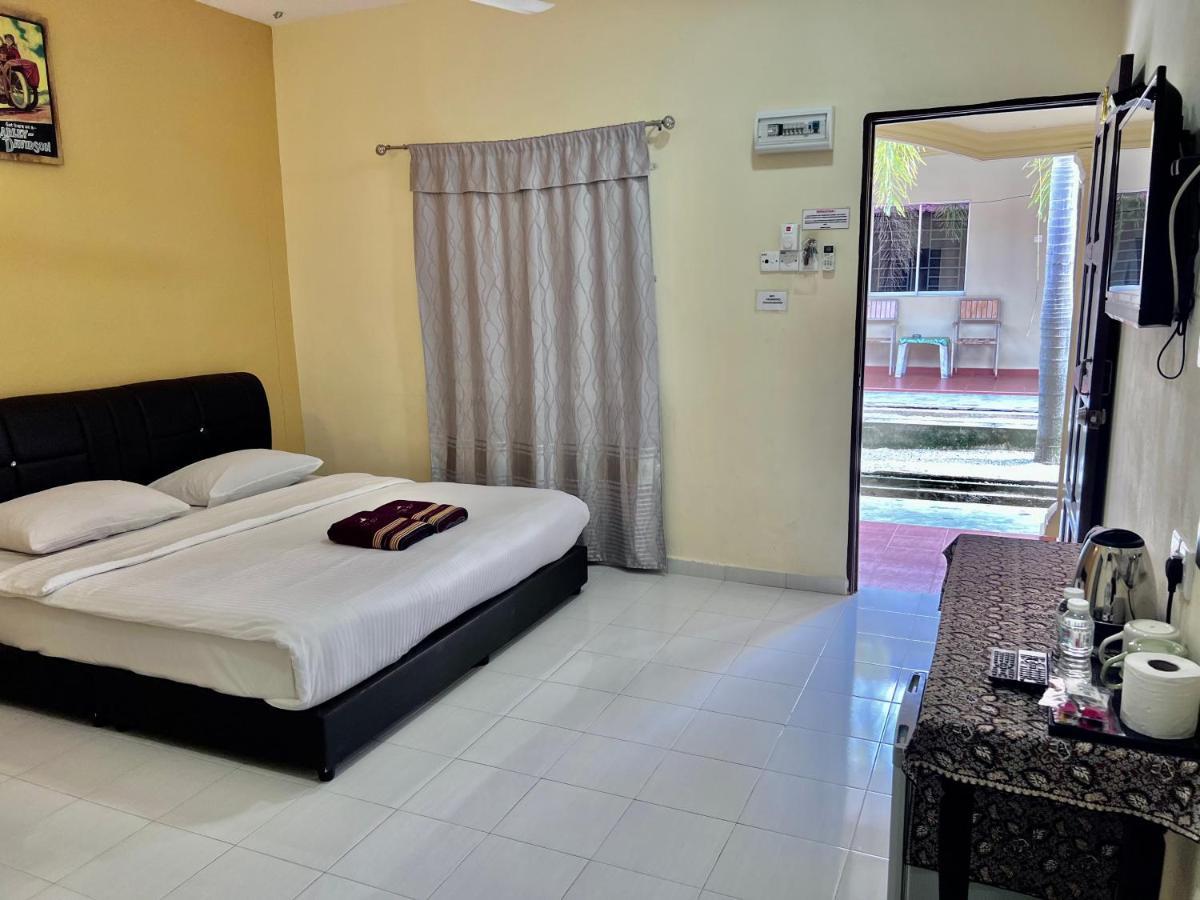 Dhania Cenang Beach Motel Pantai Cenang  Exteriör bild