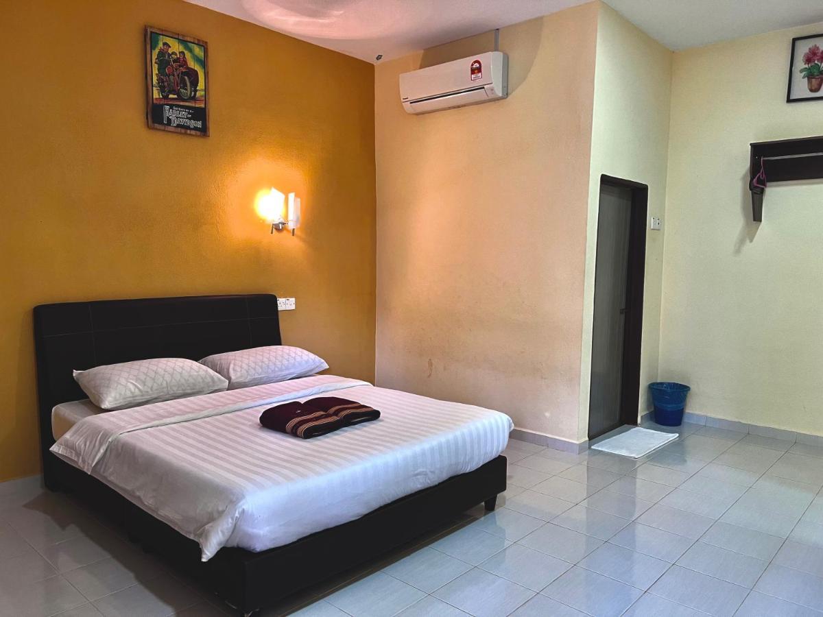 Dhania Cenang Beach Motel Pantai Cenang  Exteriör bild