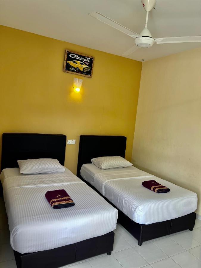 Dhania Cenang Beach Motel Pantai Cenang  Exteriör bild