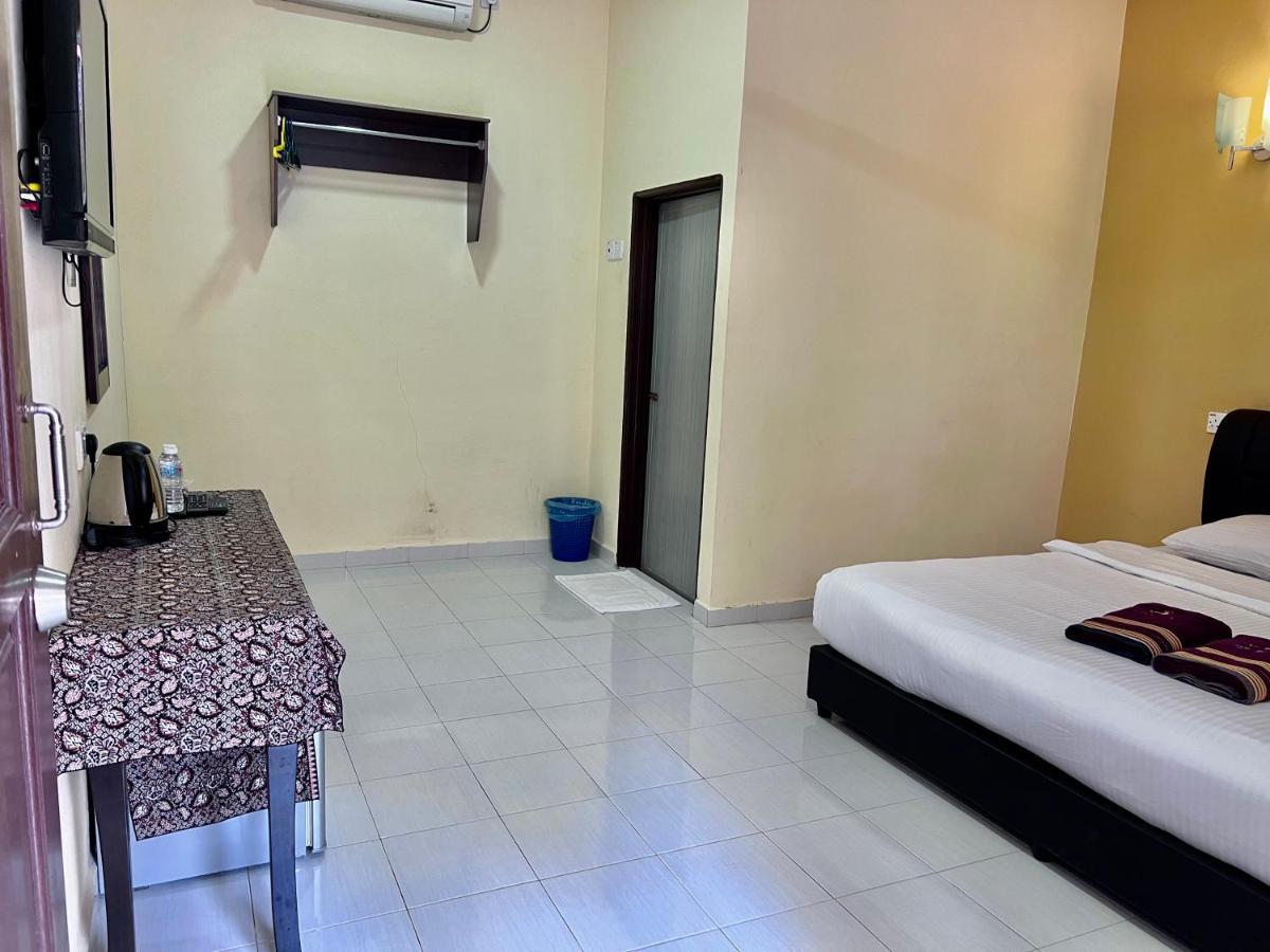 Dhania Cenang Beach Motel Pantai Cenang  Exteriör bild