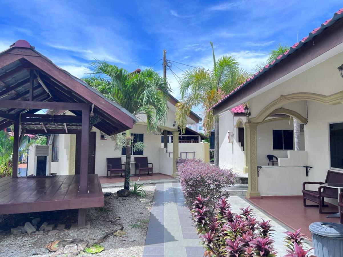 Dhania Cenang Beach Motel Pantai Cenang  Exteriör bild