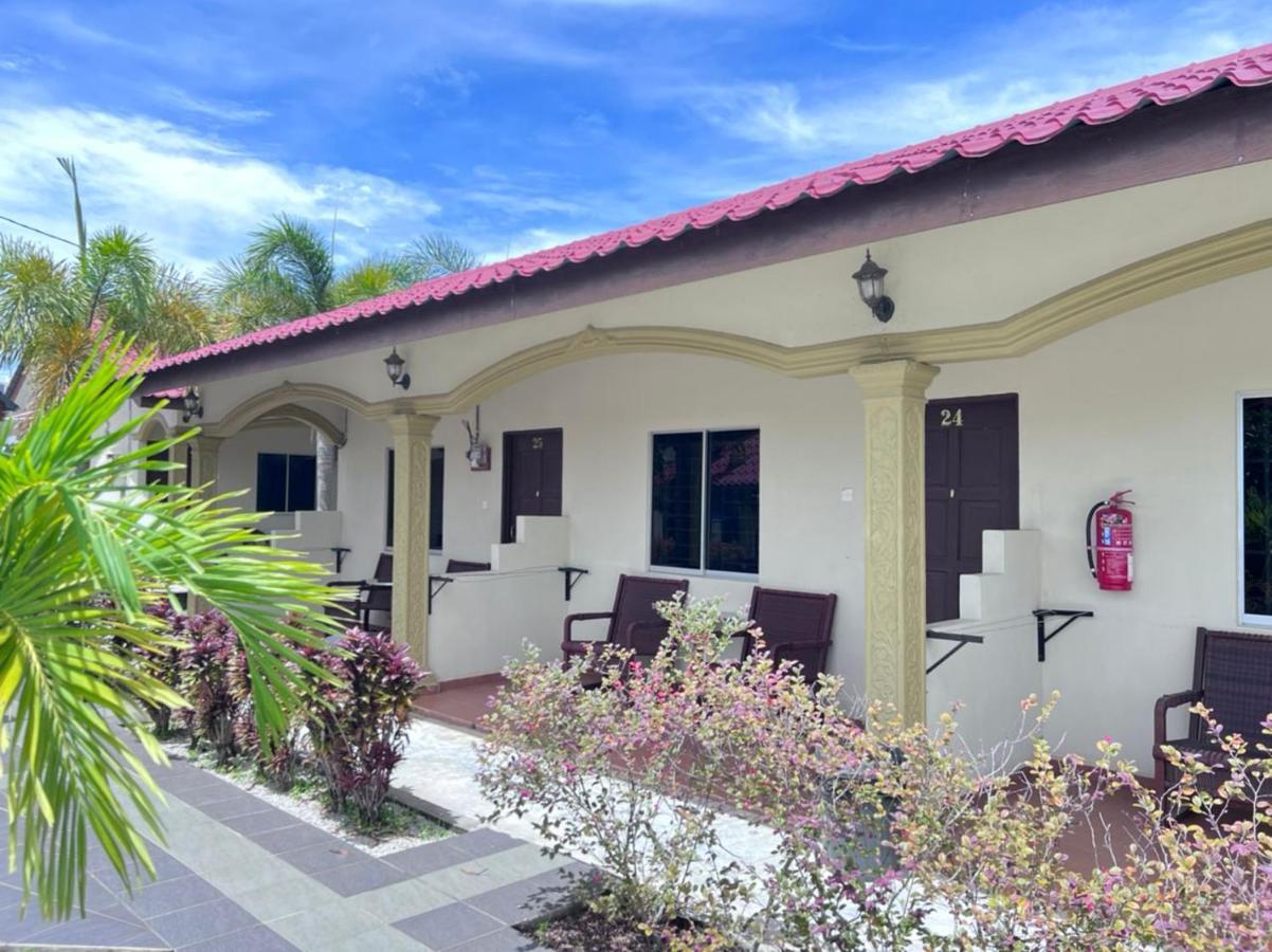 Dhania Cenang Beach Motel Pantai Cenang  Exteriör bild