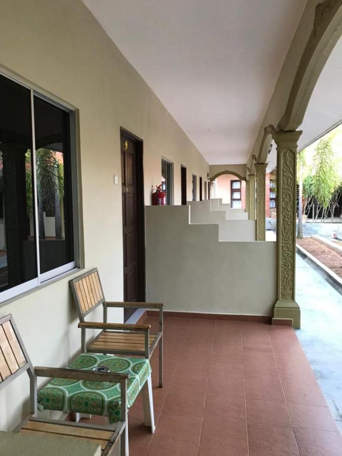 Dhania Cenang Beach Motel Pantai Cenang  Exteriör bild