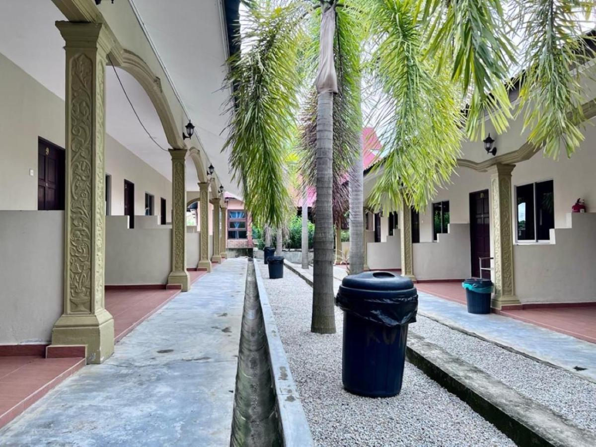 Dhania Cenang Beach Motel Pantai Cenang  Exteriör bild
