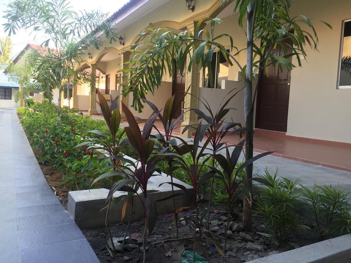 Dhania Cenang Beach Motel Pantai Cenang  Exteriör bild