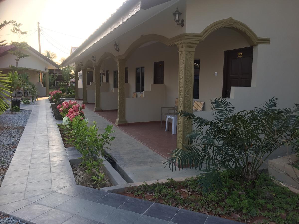 Dhania Cenang Beach Motel Pantai Cenang  Exteriör bild