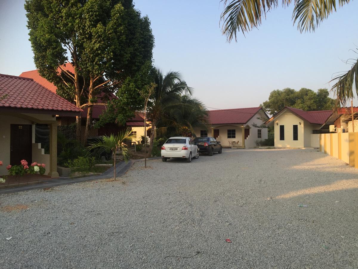 Dhania Cenang Beach Motel Pantai Cenang  Exteriör bild