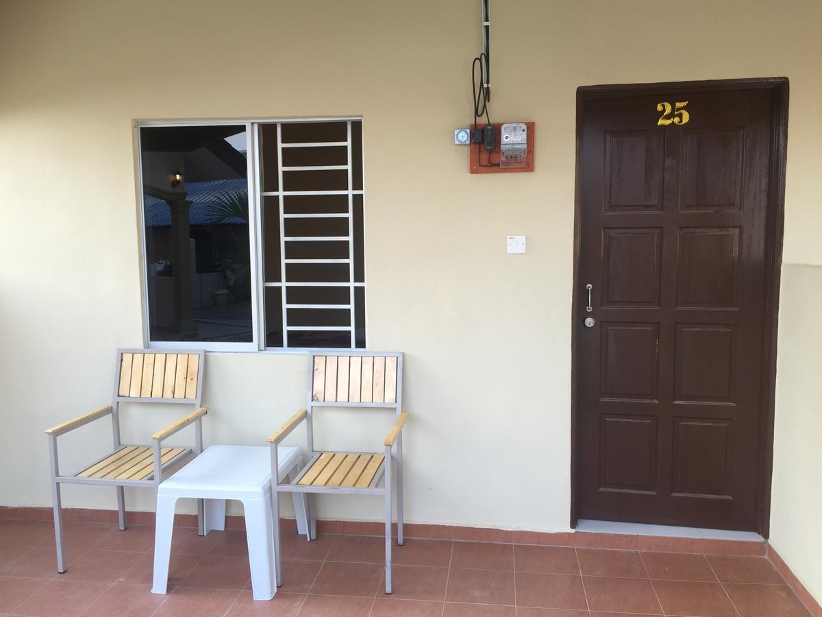 Dhania Cenang Beach Motel Pantai Cenang  Exteriör bild