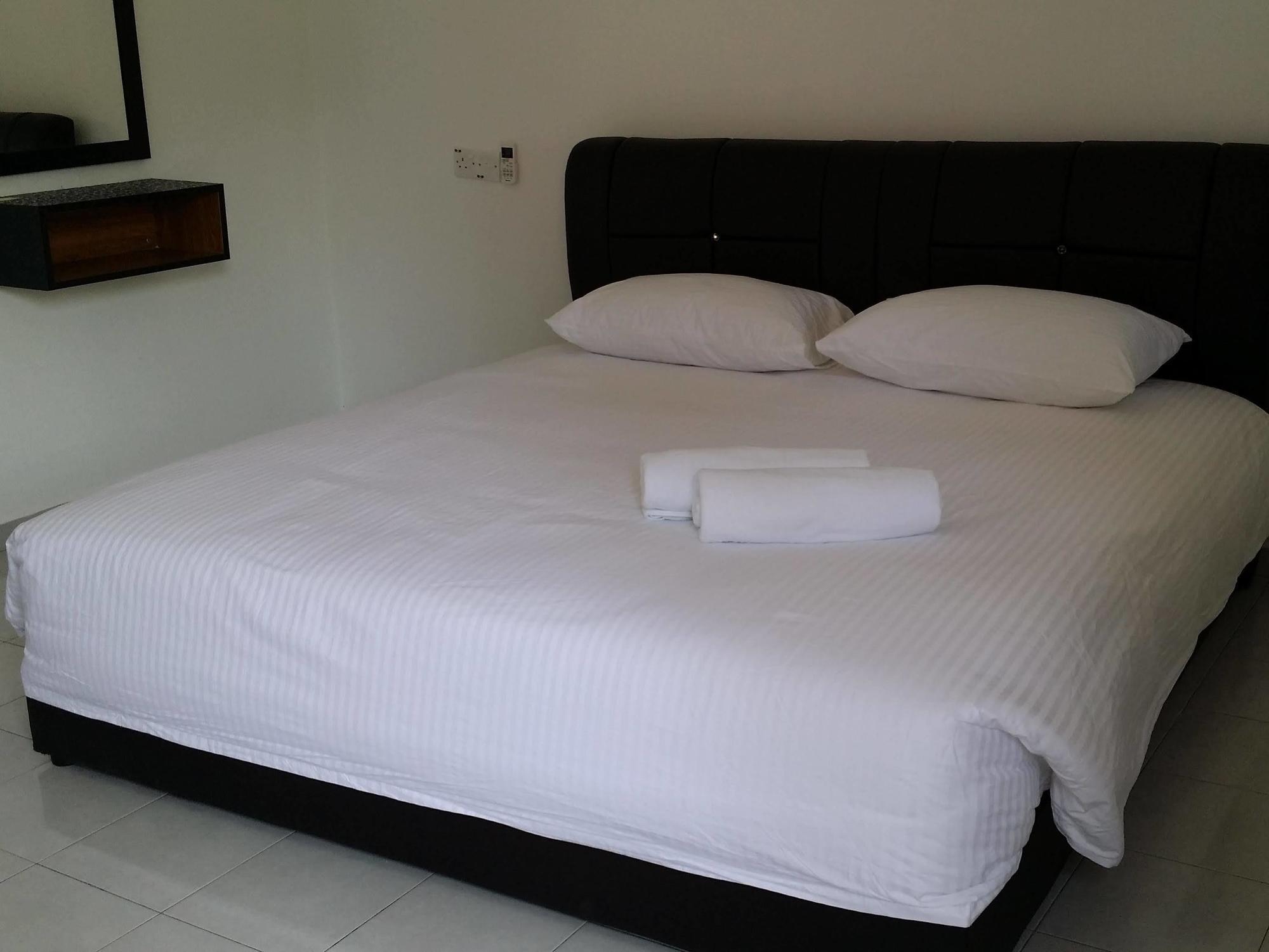 Dhania Cenang Beach Motel Pantai Cenang  Exteriör bild
